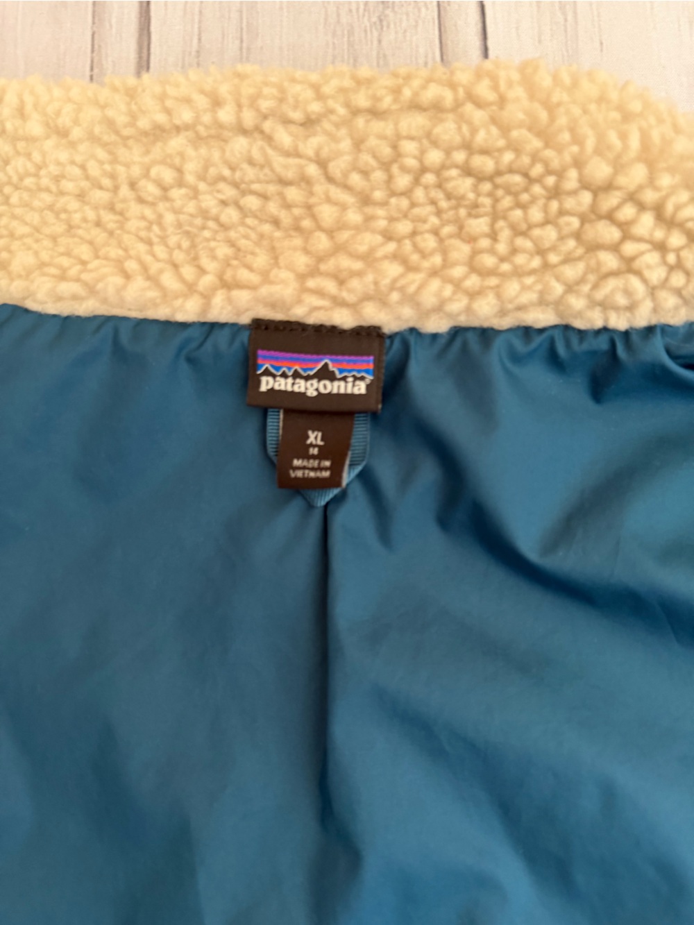 Kids Patagonia Retro-X 65619 tan purple Sherpa fleece vest. Size youth  XL - Picture 6 of 12